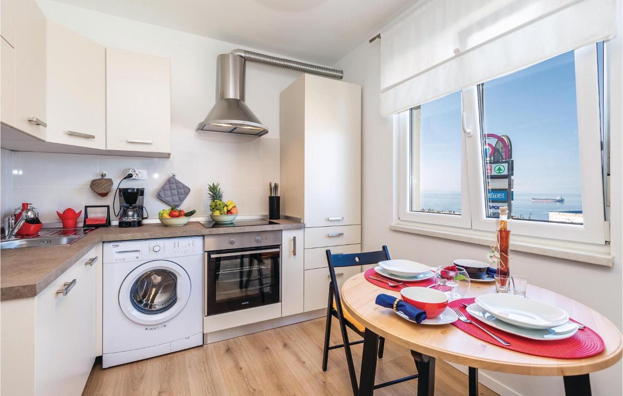 Gorgeous Apartment In Rijeka With House Sea View מראה חיצוני תמונה
