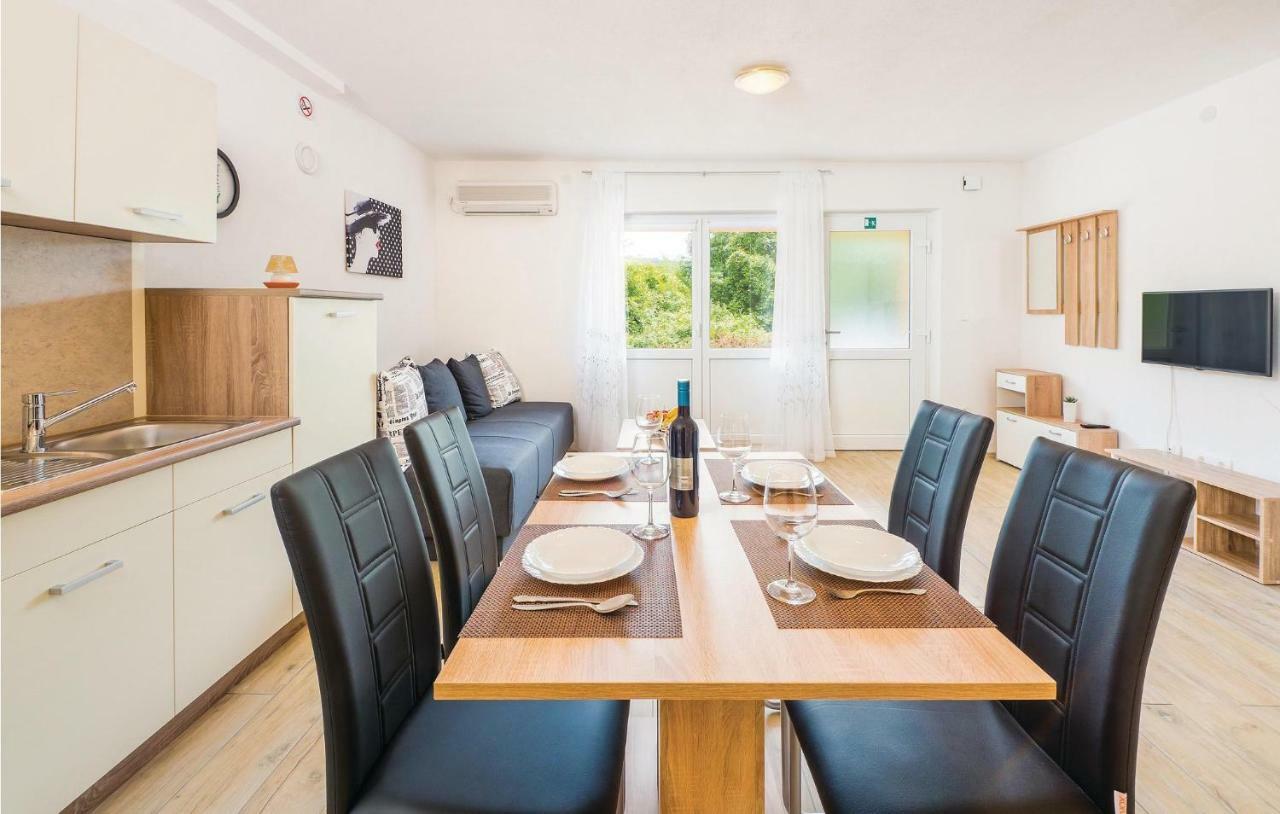Gorgeous Apartment In Rijeka With House Sea View מראה חיצוני תמונה